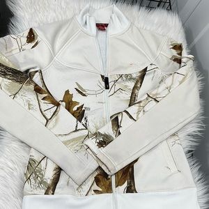 Woman’s real tree full zip jacket